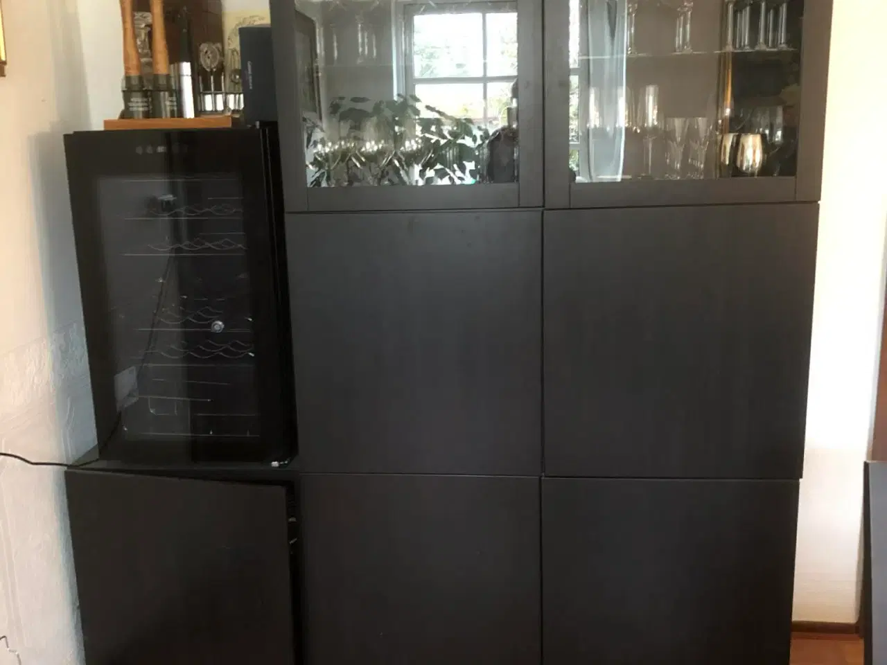 Billede 1 - reolsystem med vitriner