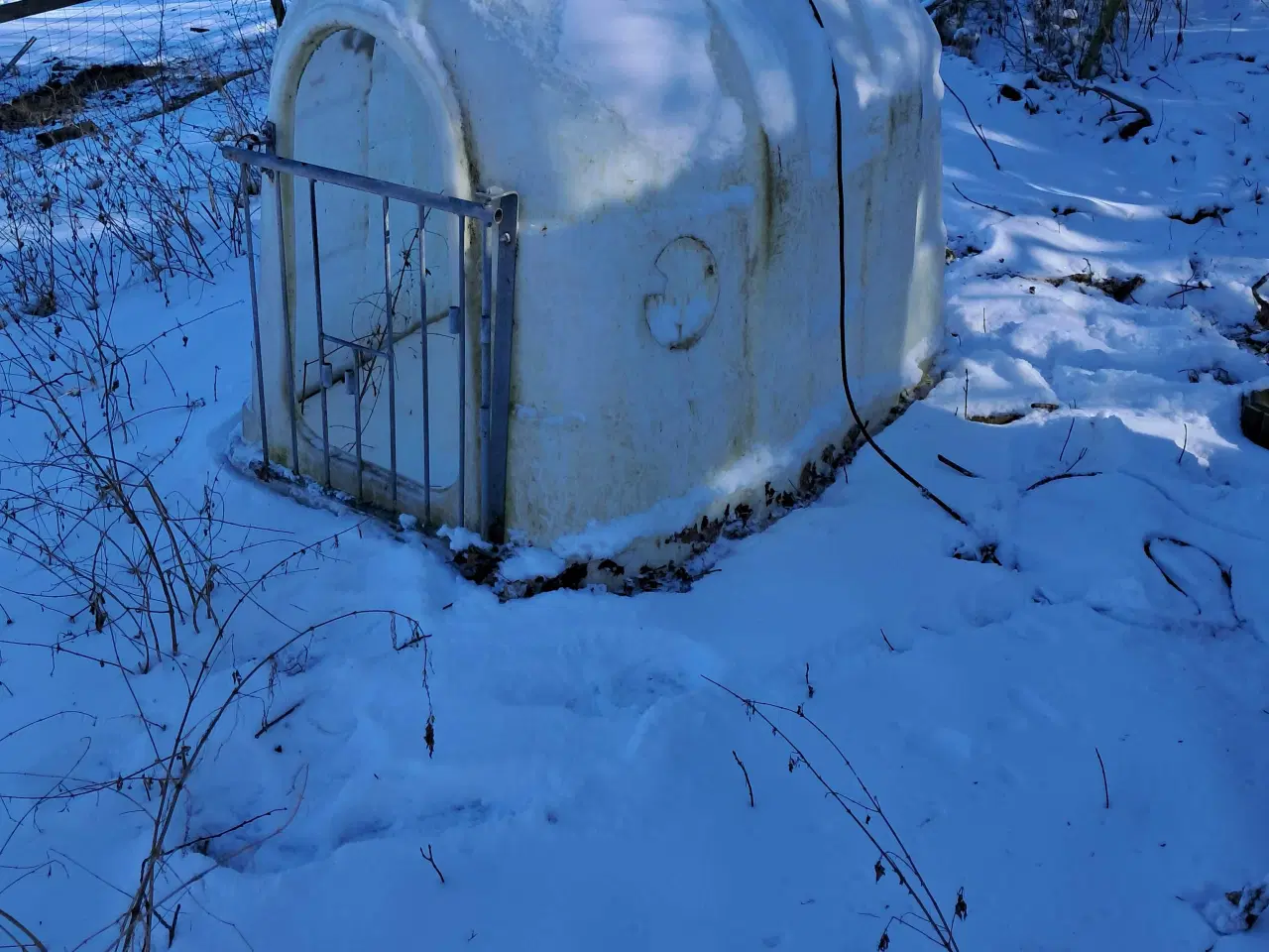 Billede 2 - Kalve hytte