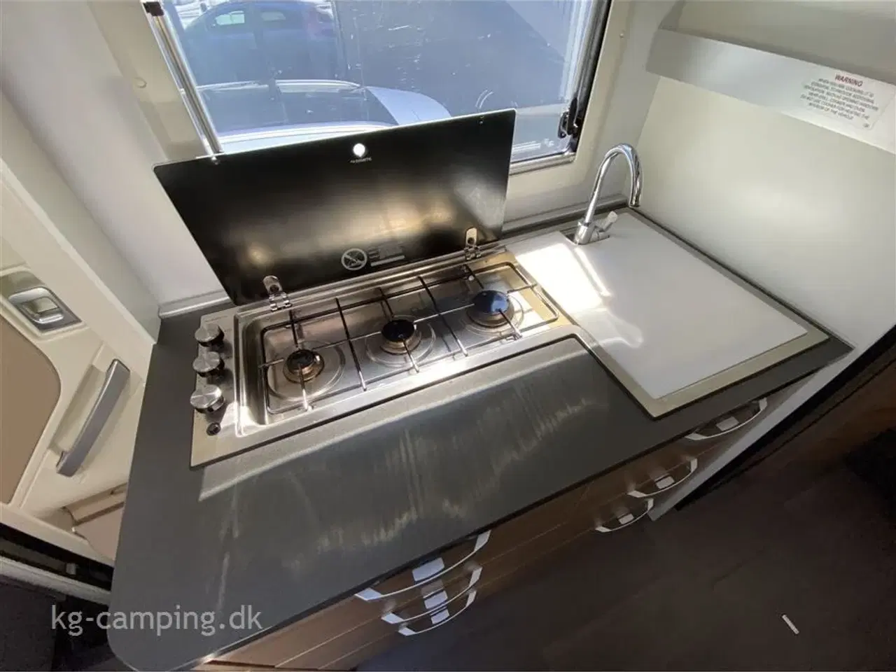 Billede 16 - 2021 - Adria Coral AXESS S600 SL   Særdeles velholdt CORAL Axcess autocamper