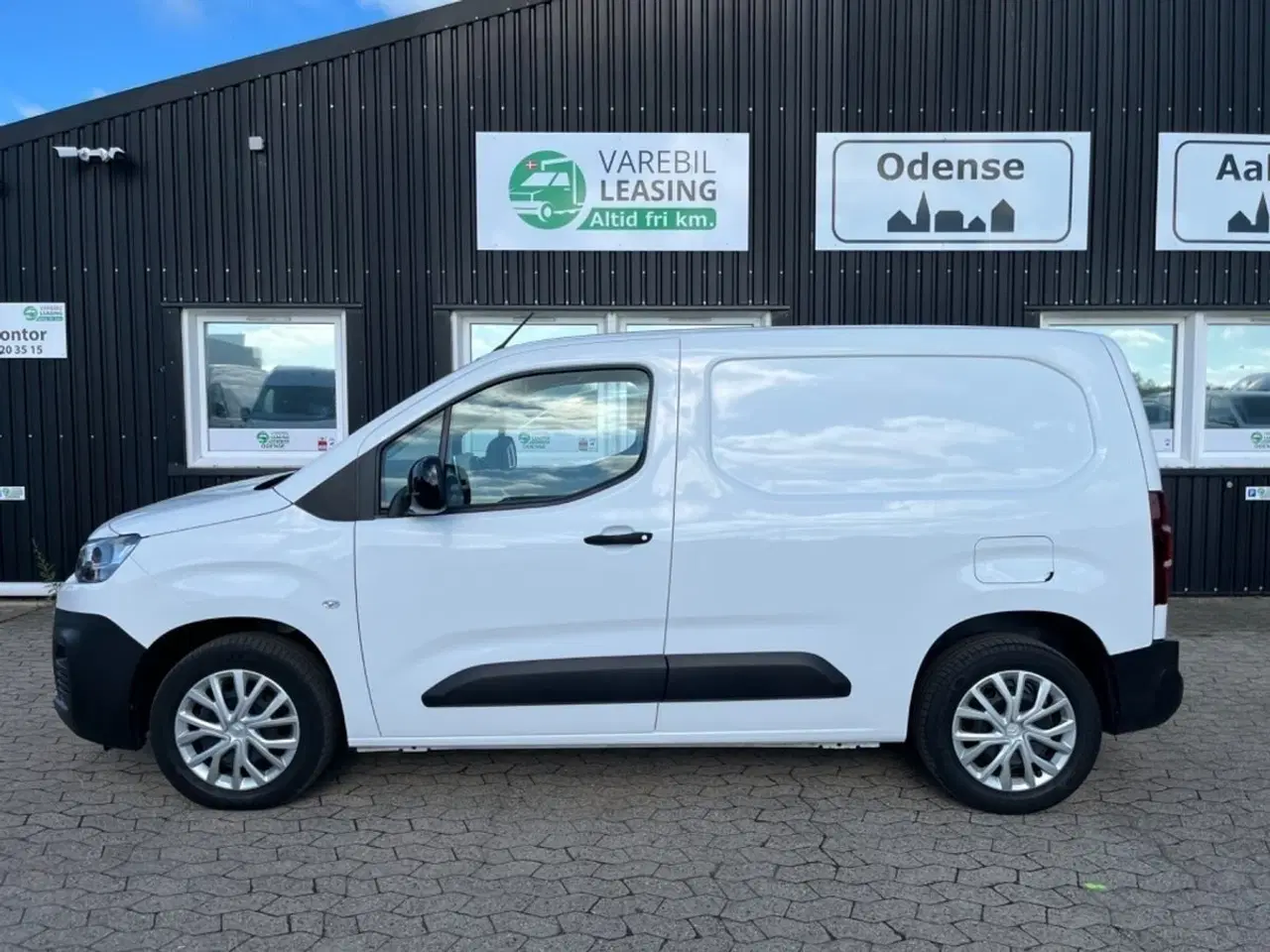 Billede 1 - Peugeot Partner 1,5 BlueHDi 130 L2V2 Plus EAT8 Van