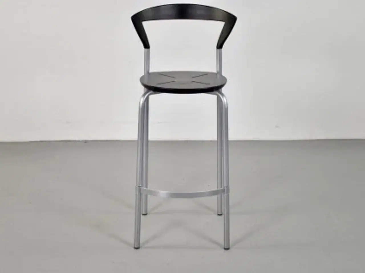 Billede 1 - Opus barstol fra bent krogh med sort sæde og alustel