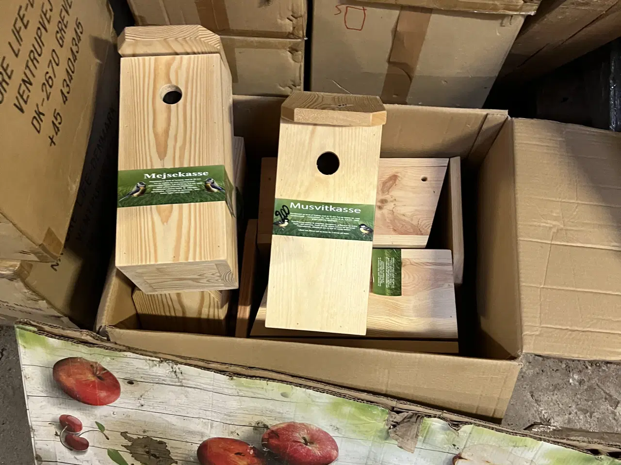 Billede 8 - Hej, jeg har nogle naturvarer, fugle, egern, pinds