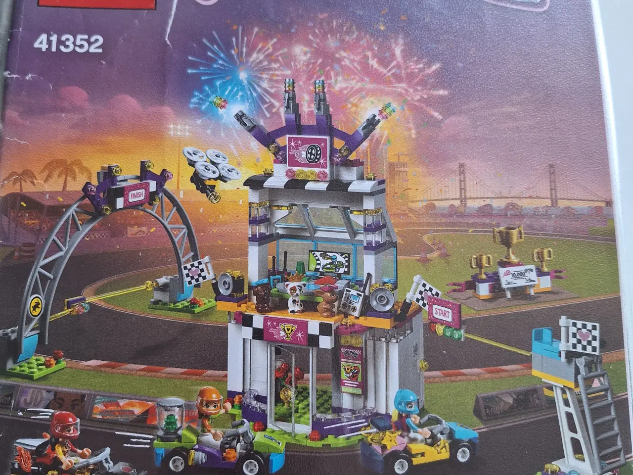 Billede 4 - 26 kg Lego til drenge og piger.