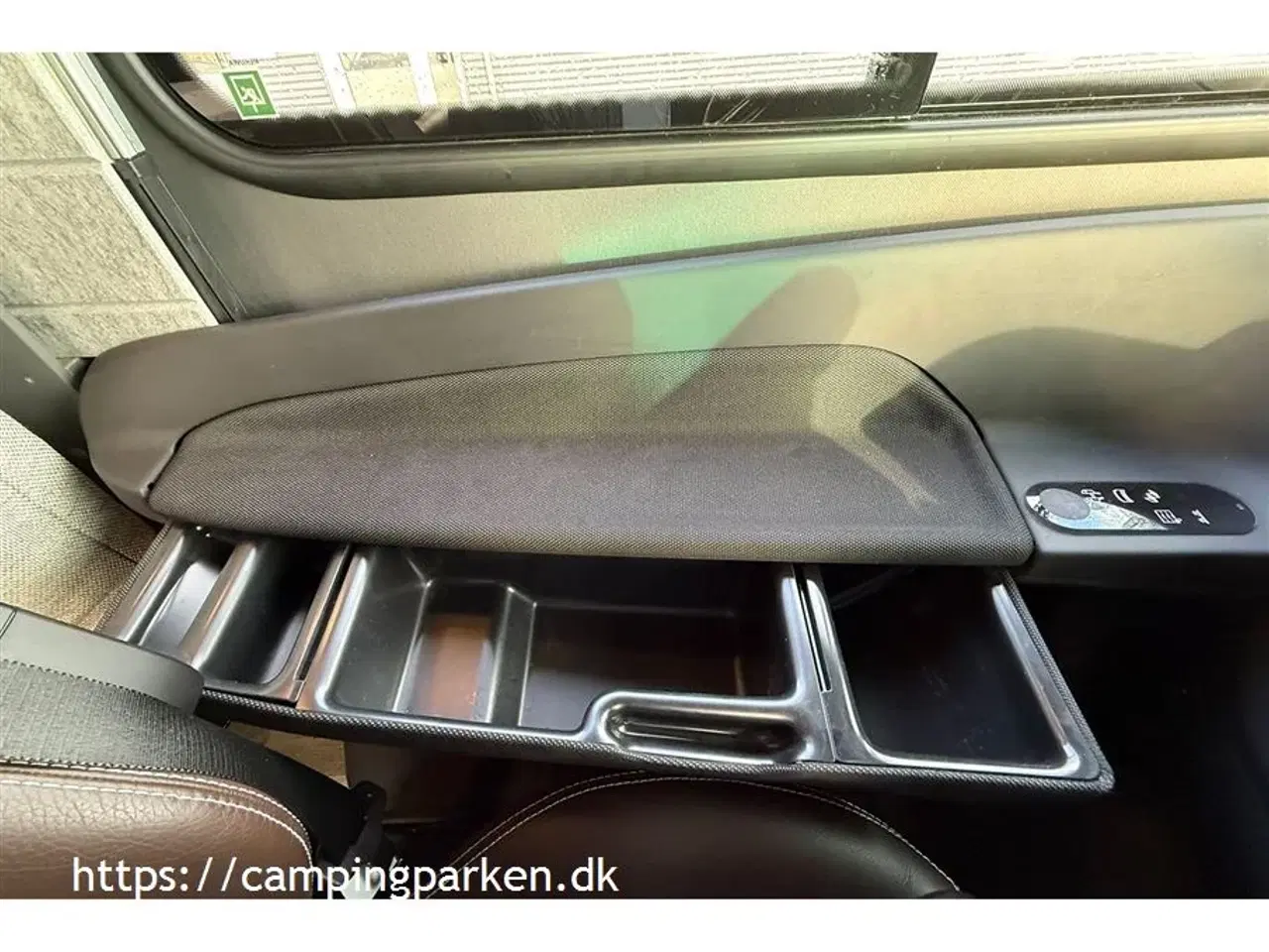 Billede 3 - 2022 - Niesmann+Bischoff iSmove 6.9E Aut. gear   En sjælden mulighed for en brugt Niesmann-Bischoff Ismove 6,9E, luksus i stilrent design