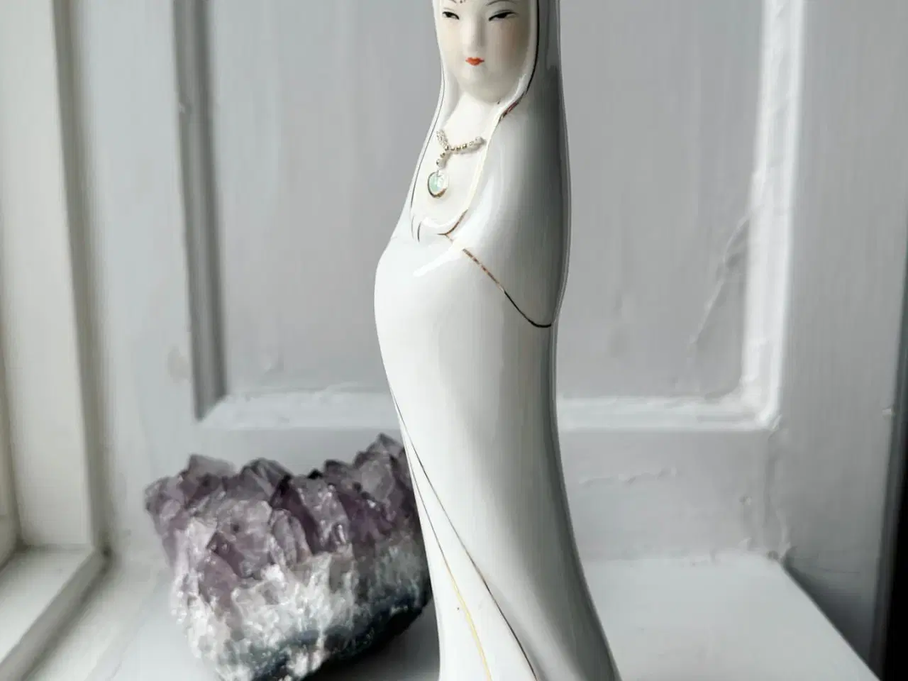 Billede 3 - Hvidklædt kvinde, porcelænsfigur