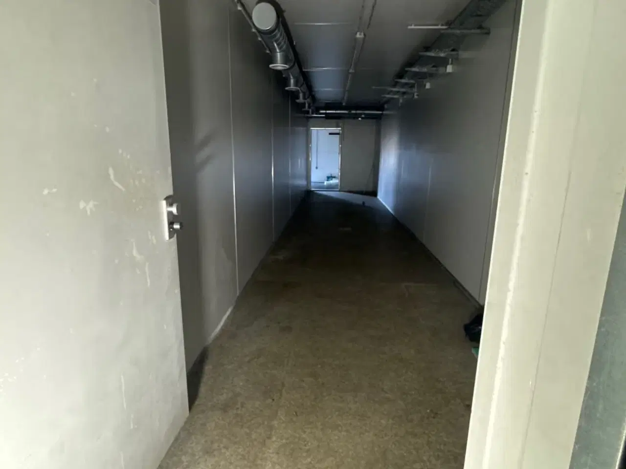 Billede 3 - 4 x 40 foot isolated containers with electricity