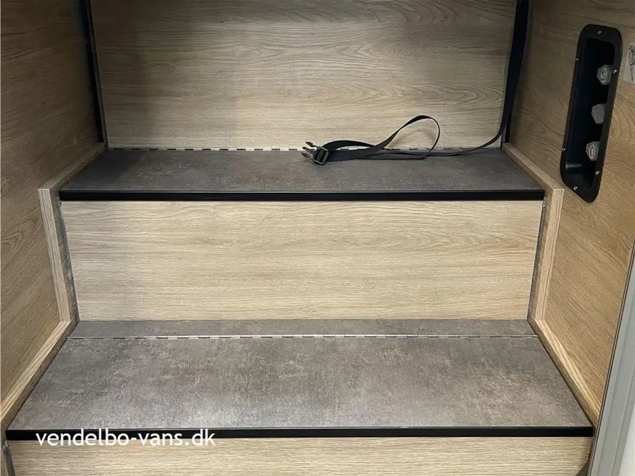 Billede 12 - 2024 - Dethleffs Globetrail CVD 600 ER Advantage   Korteste model med enkeltsenge - årets CamperVan 2024