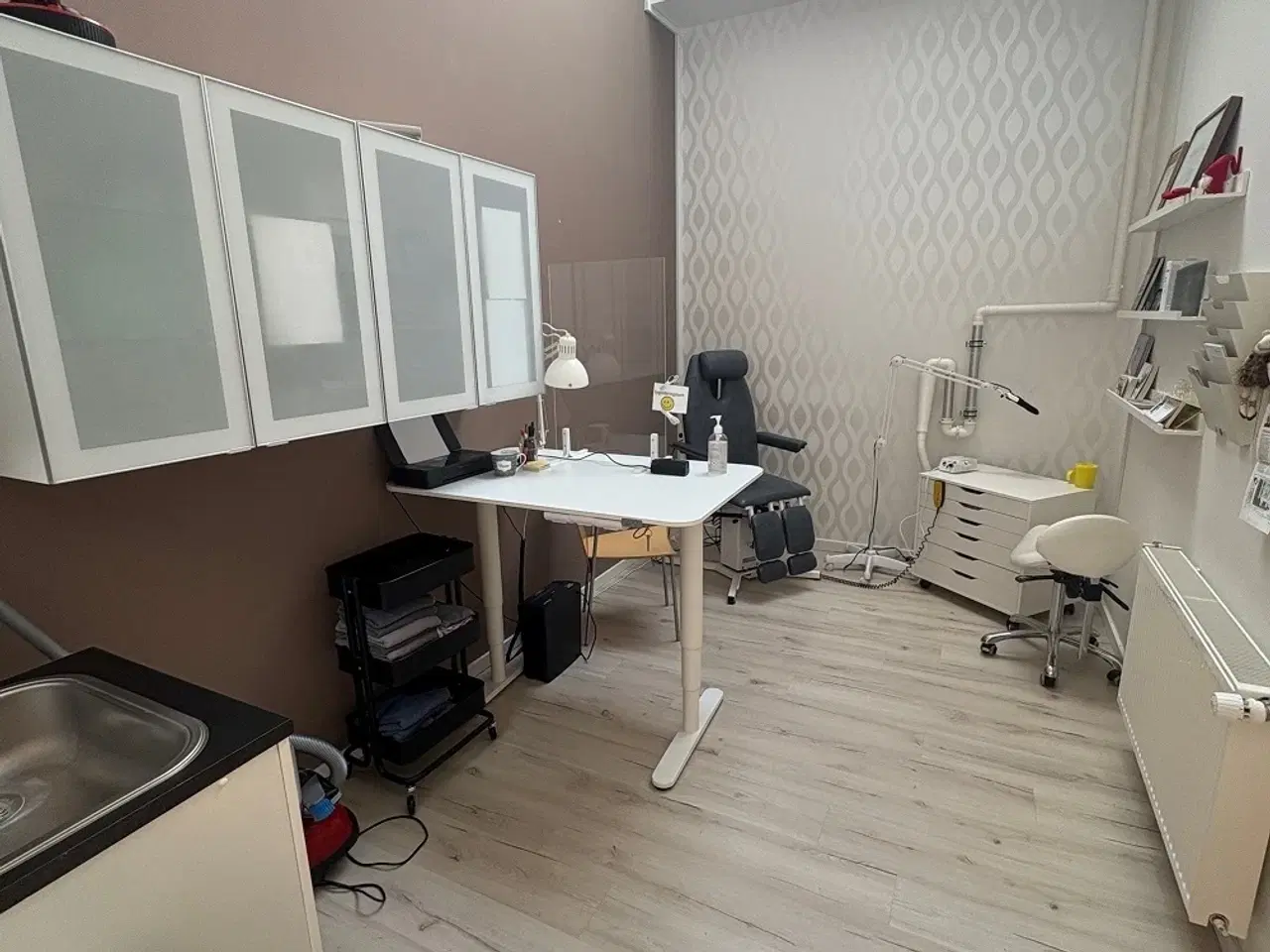 Billede 4 - 12 m2 flot klinikrum + 85 m2 fælles attraktive faciliteter