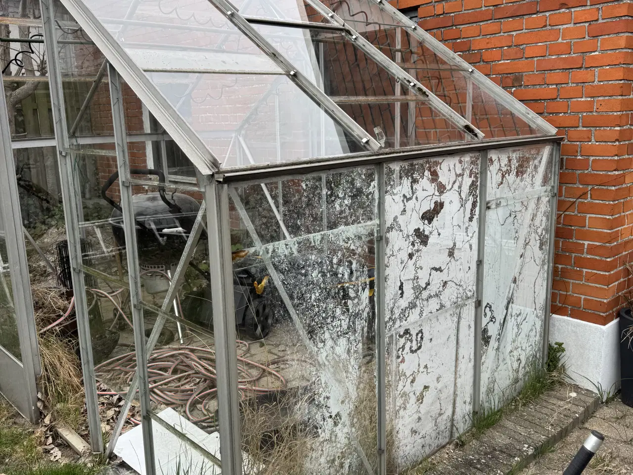 Billede 2 - Fint drivhus udestue på 4,5 m2