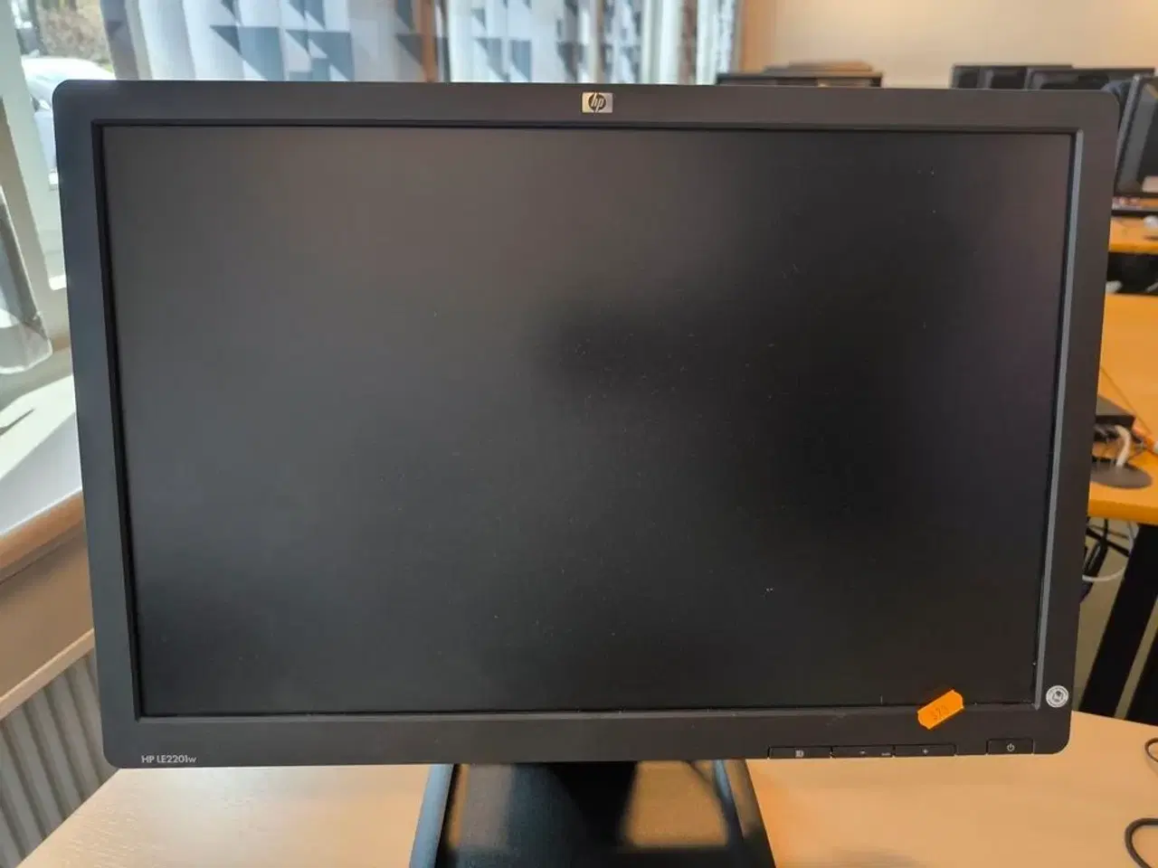 Billede 1 - Skærm 22" HP LE2201w & CREATIVE højttalere