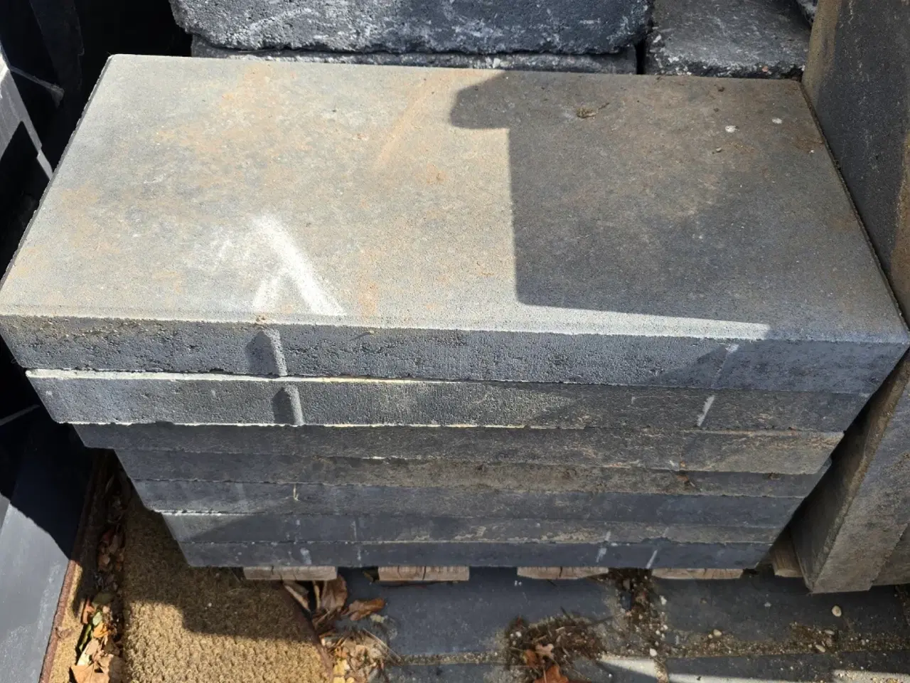 Billede 1 - Havefliser og gavlsten - kantsten