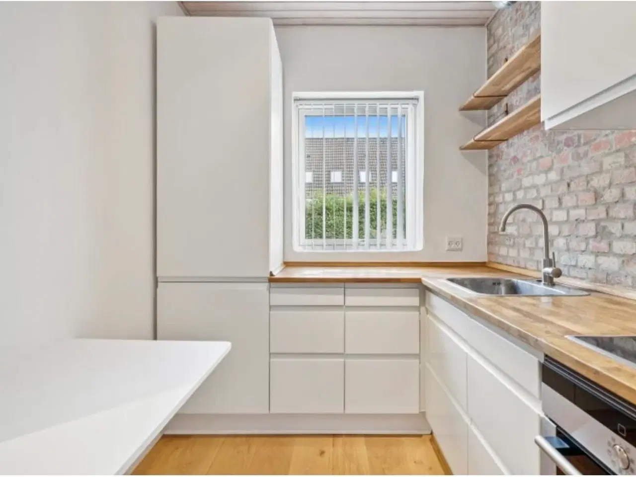 Billede 13 - Flyt direkte ind! Totalistandsat rækkehus i