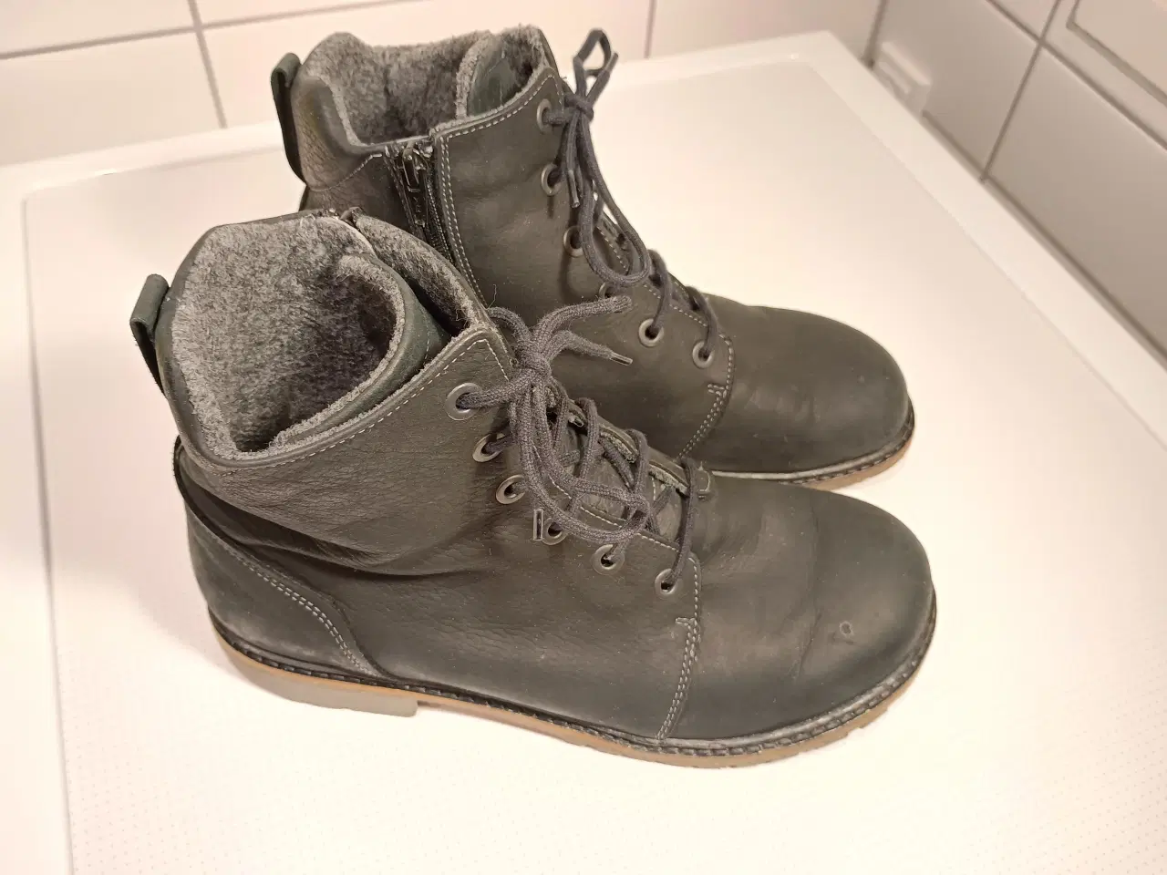 Billede 4 - Komfortable New Feet støvler, sorte, str. 41