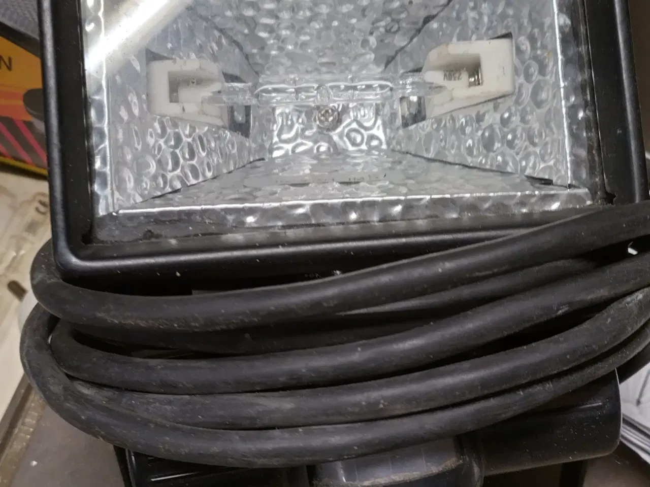 Billede 4 - Halogenlampe til udendørs brug