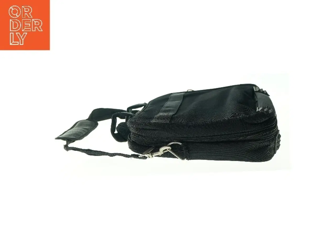 Billede 4 - Computertaske med 3 forskellige rum og sidelommer fra Deloitte (str. LB:43x35cm)