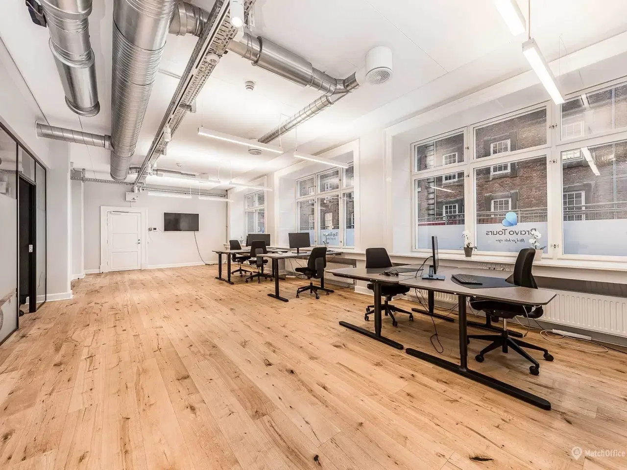 Billede 2 - Nyistandsat kontor med ventilation og køl i klassisk københavnerejendom - 100 meter fra Rådhuspladsen.