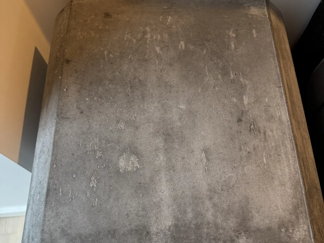 Billede 2 - 2 stk. rå beton borde