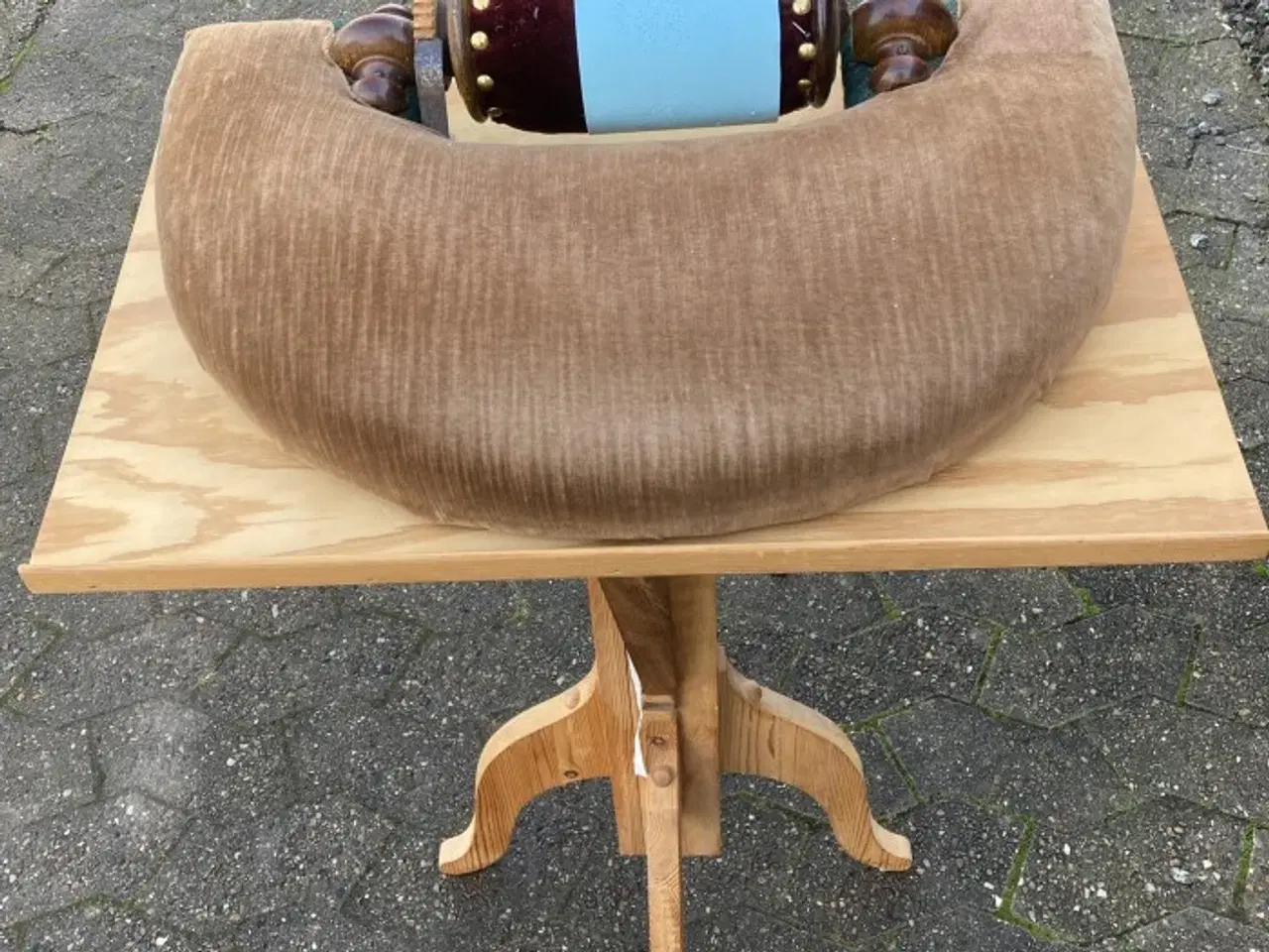 Billede 1 - Kniplebræt og kniplebord