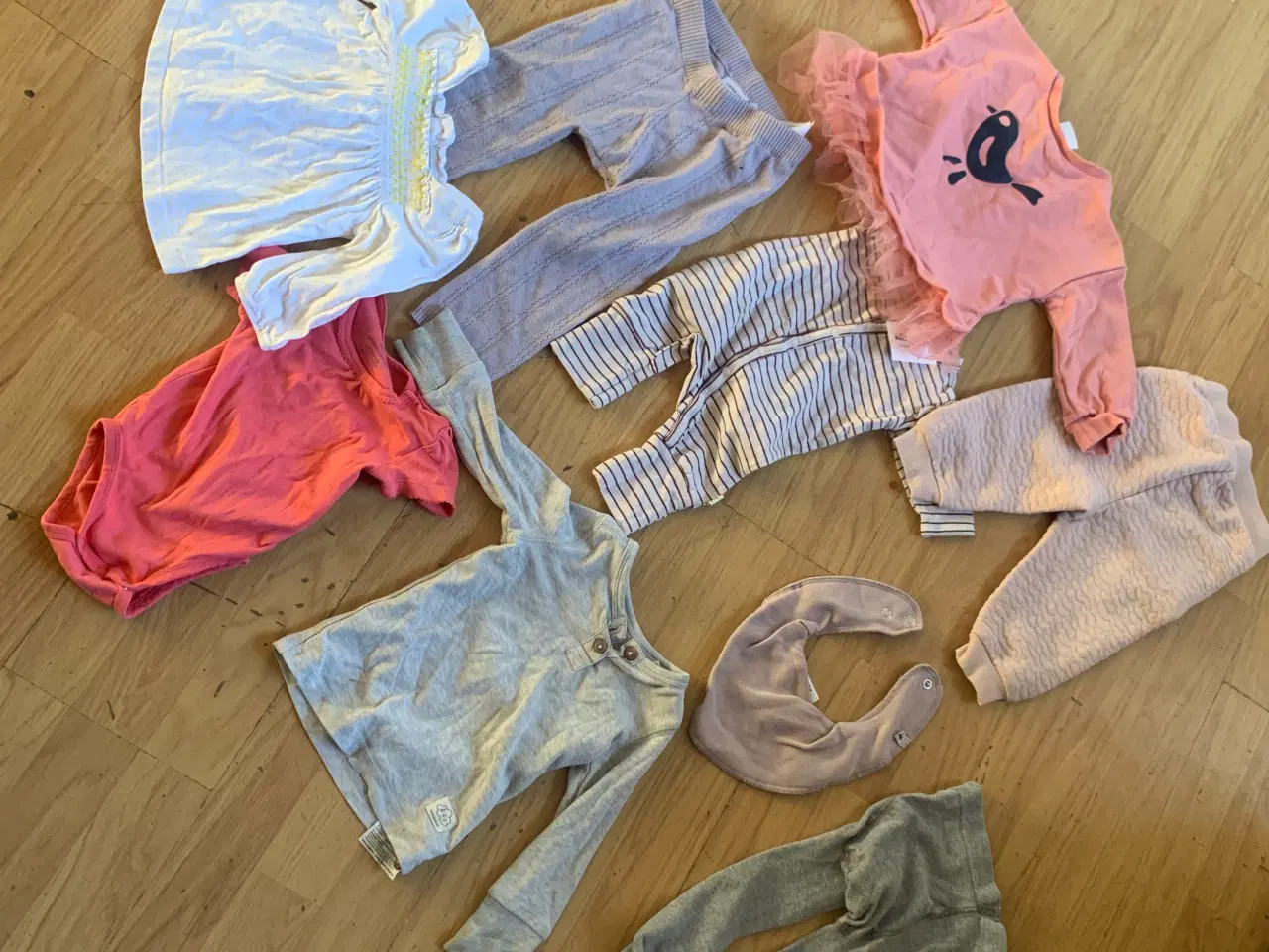 Billede 1 - Tøj pakke til piger i str 110