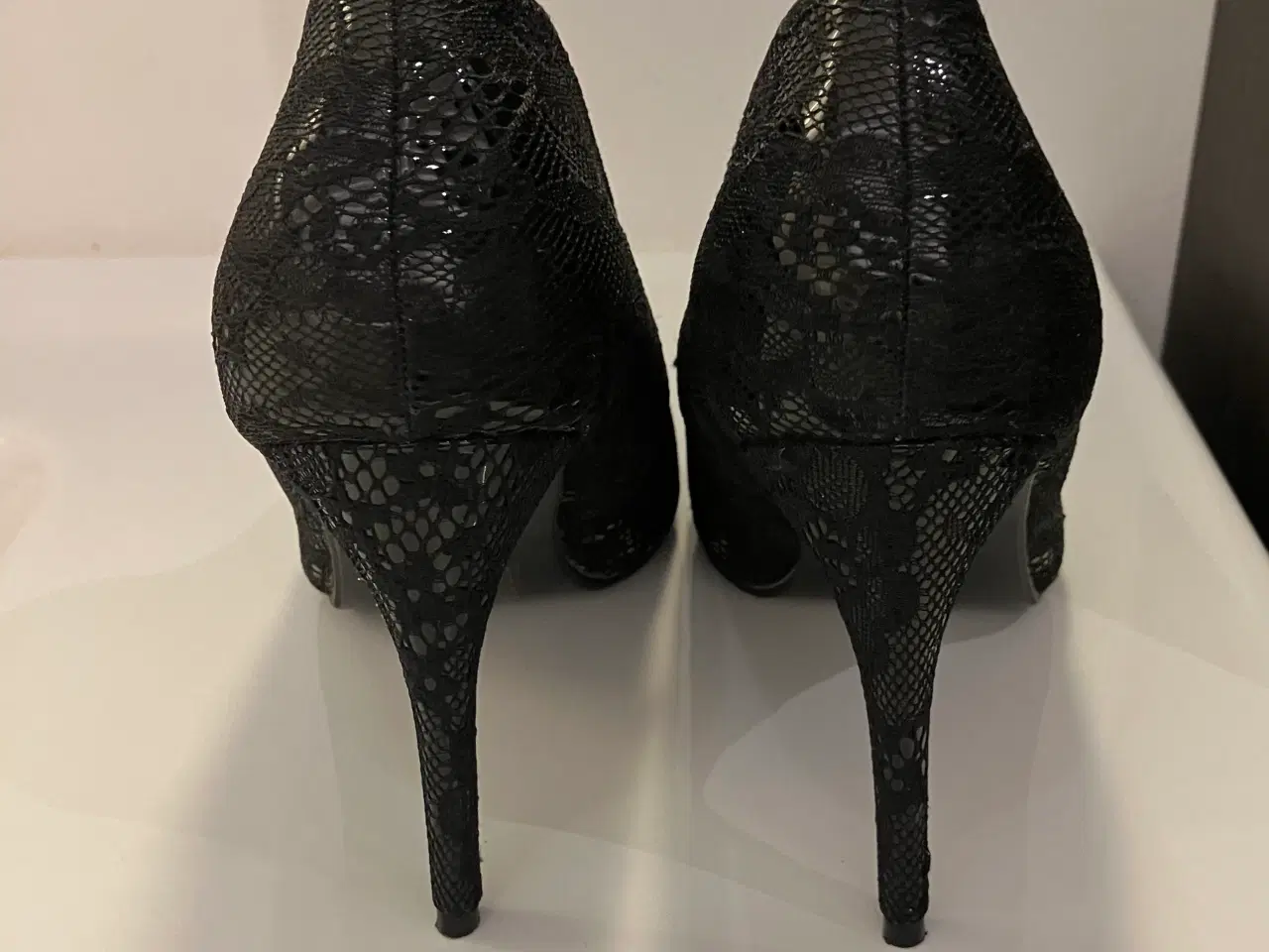 Billede 4 - Helt nye stiletter/Smukke/Shiny lace/Ideal Shoes