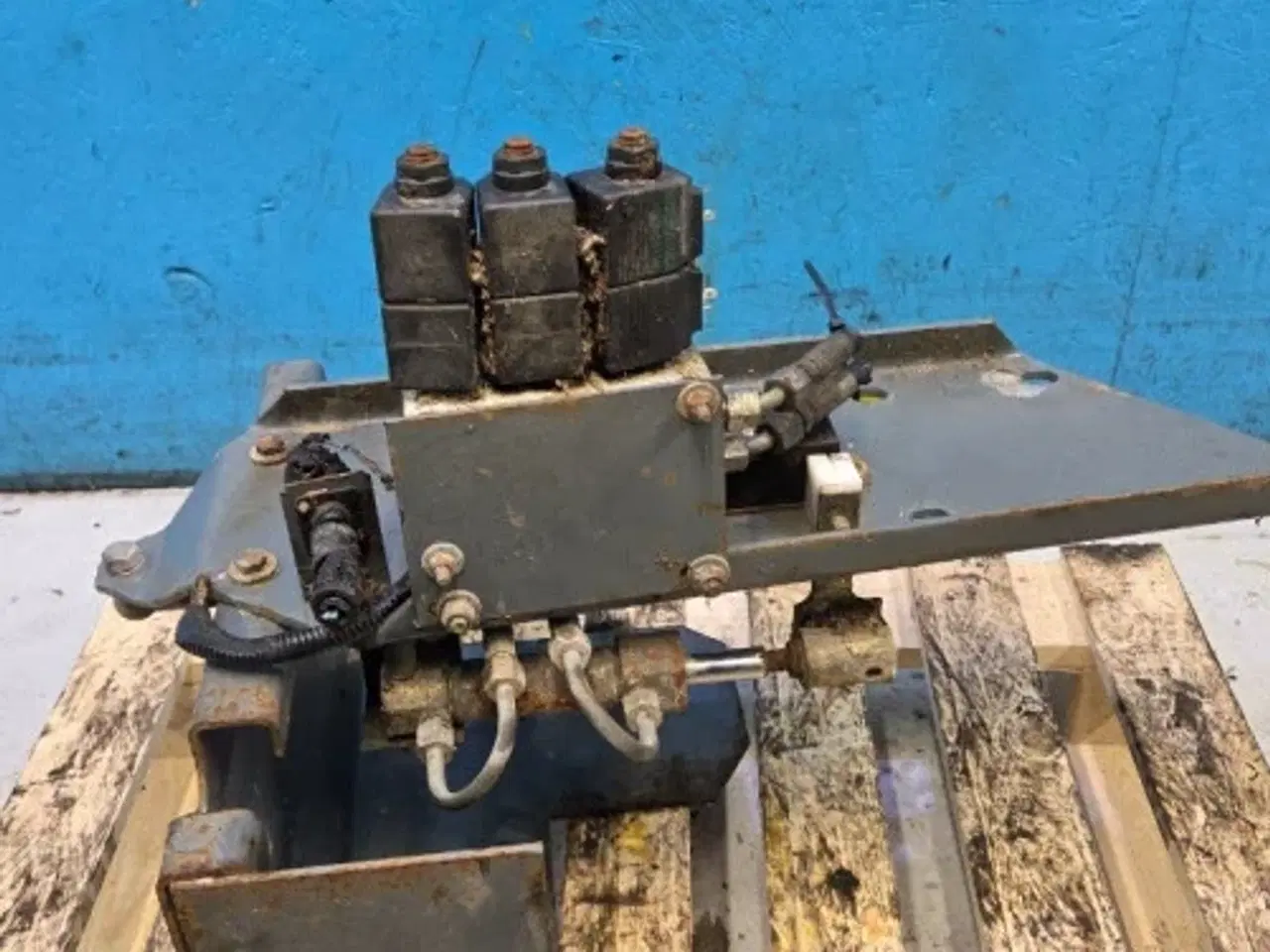 Billede 13 - Massey Ferguson 7278 Gearvælger Konsol 45140009