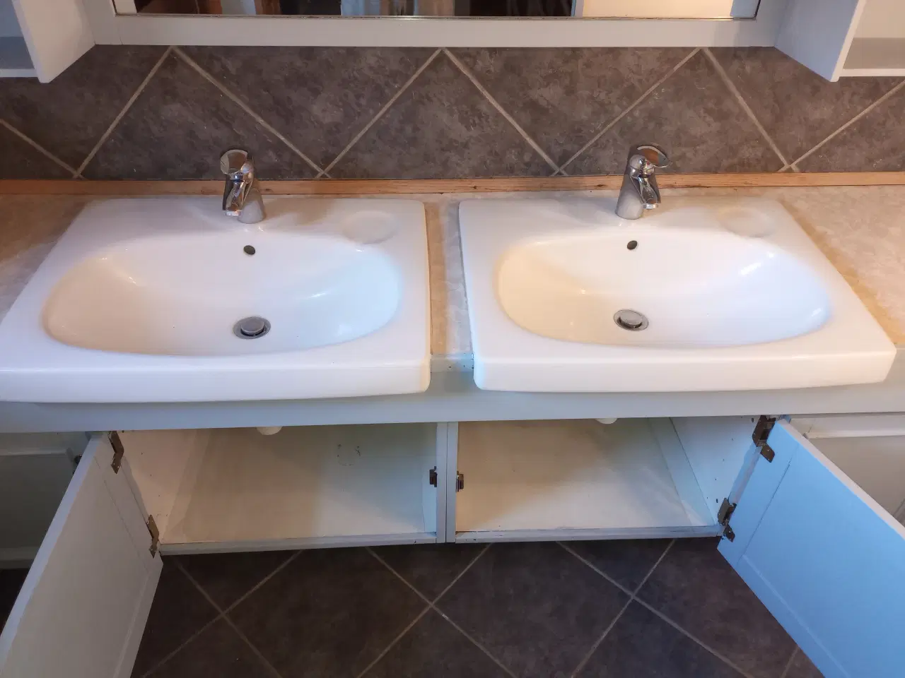Billede 1 - Porcelænshåndvaske til indbygning i bordplade 