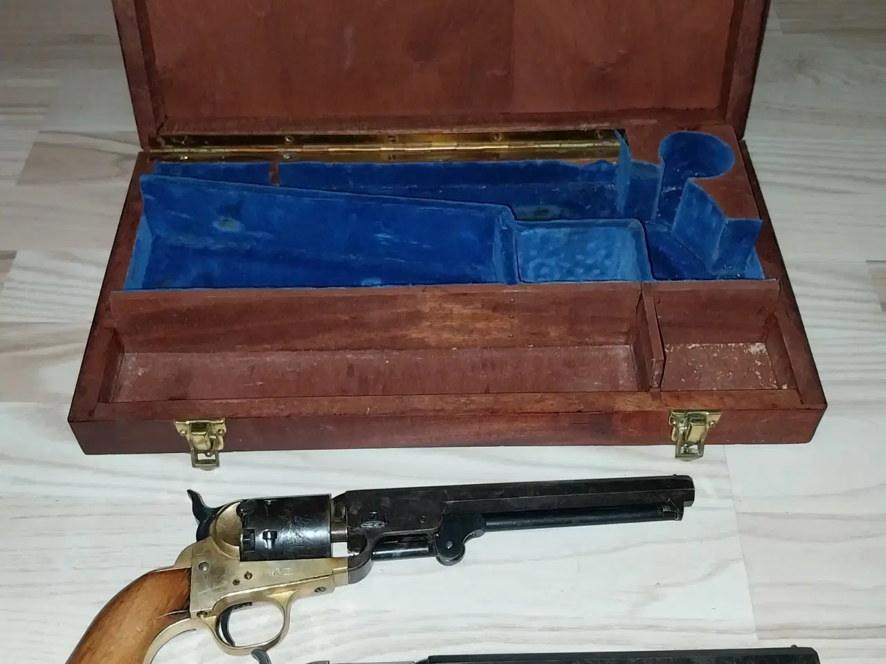 Billede 2 - Euroarms (Colt) 1851 navy revolver