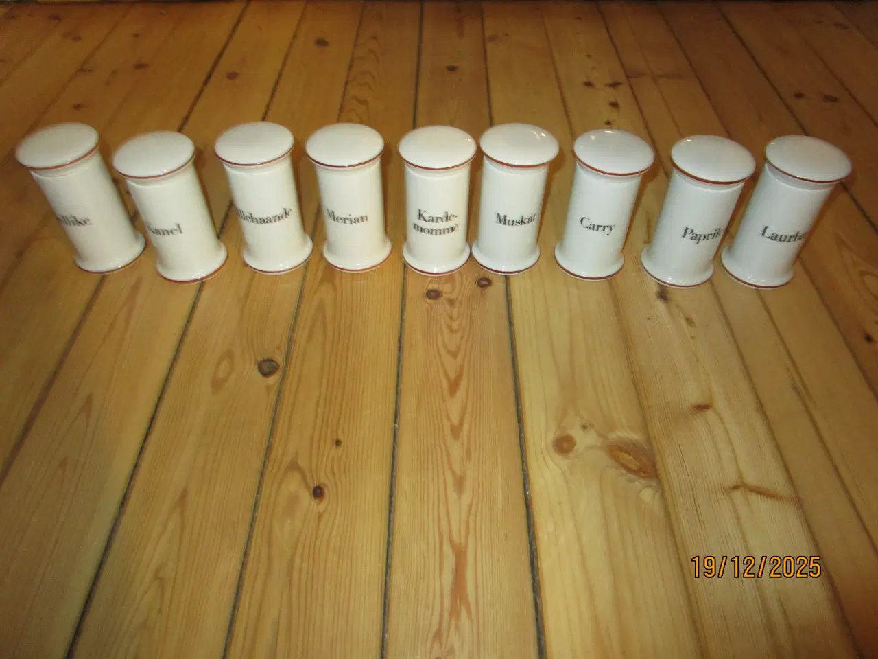 Billede 1 - 9 Bing og Grøndahl Rød Linje krydderikrukker