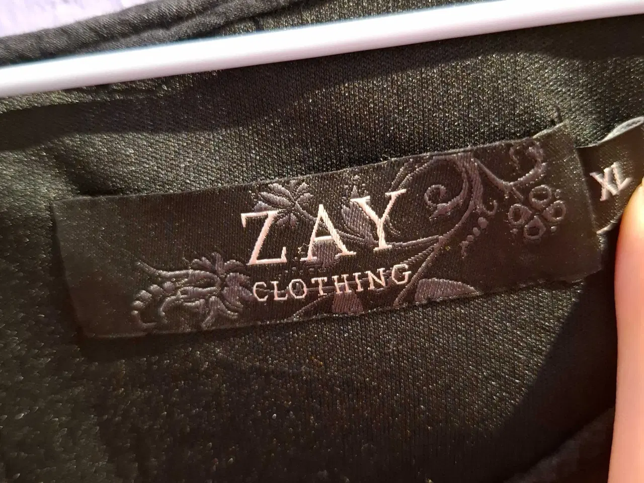 Billede 3 - Flot sort bluse