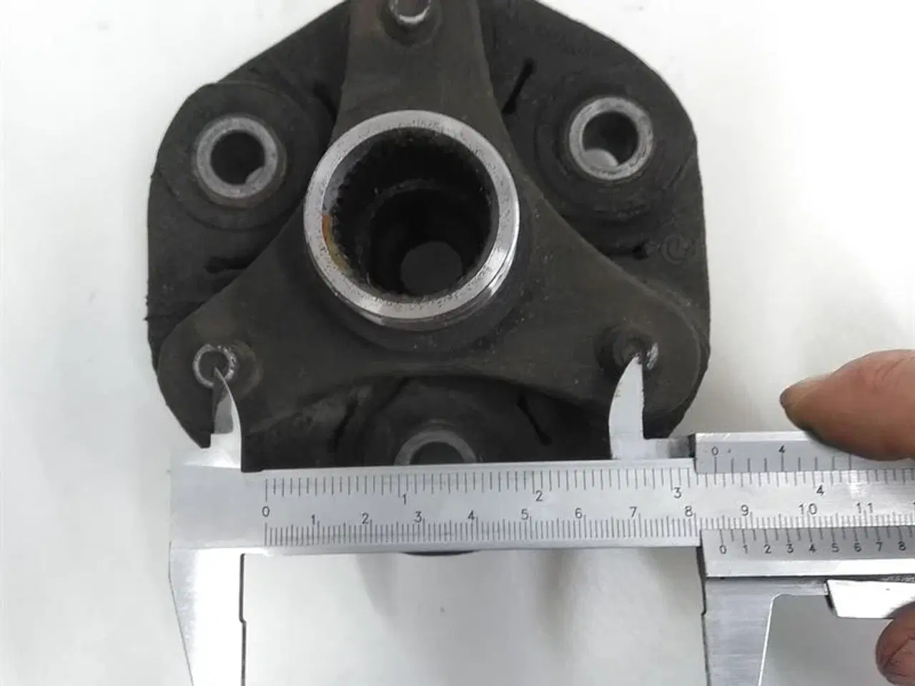 Billede 5 - Kardan Flance til differentiale 28mm aksel på differentiale A62963 F20 F21 F21LCI F20LCI