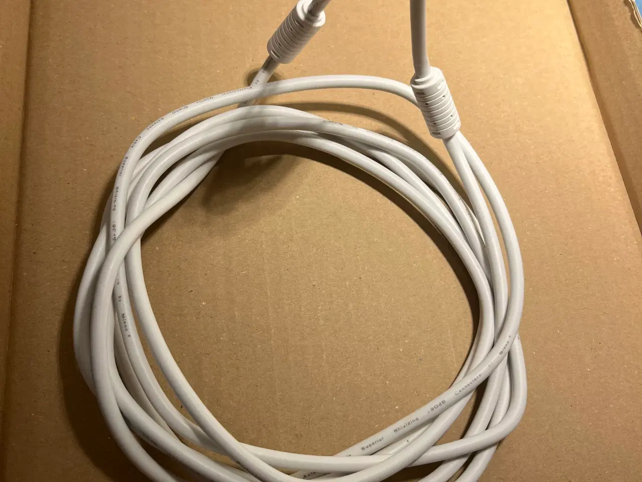 Billede 9 - Stik, ledninger, cd’er 