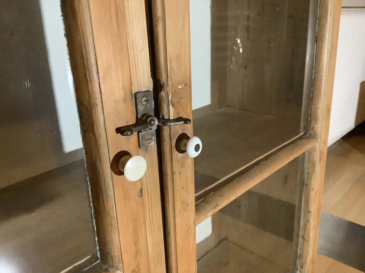 Billede 3 - Hænge vitrine 