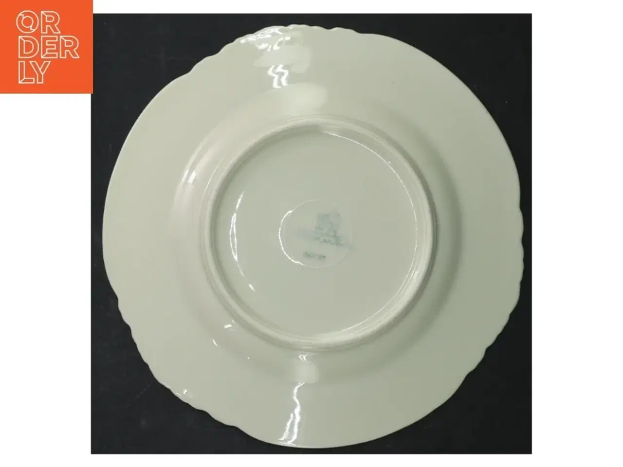 Billede 4 - Sæt af dekorerede tallerkener (str. Ø. 17 cm. 5 styk)