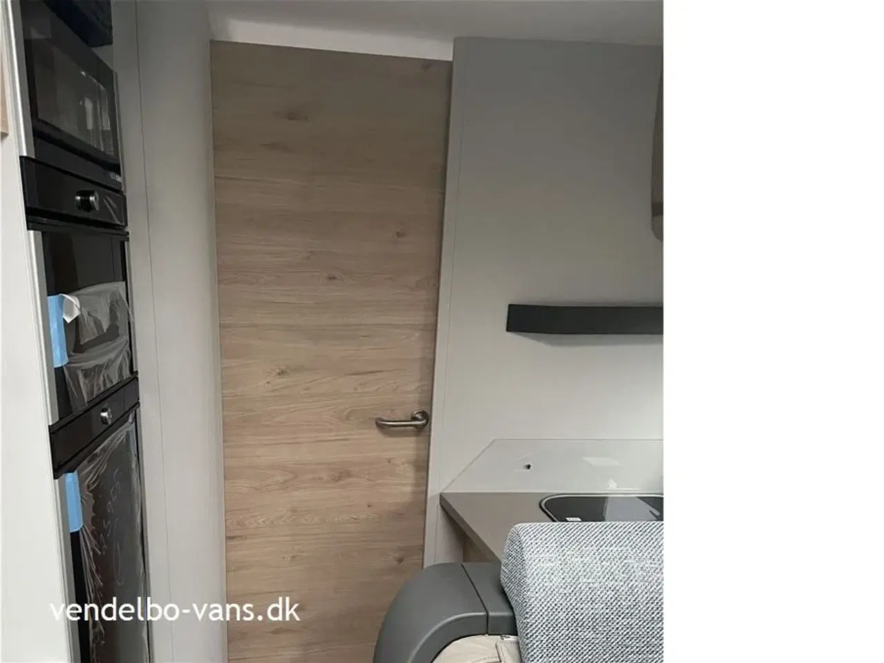 Billede 10 - 2023 - Dethleffs Pulse Classic T 7051 EB   Luksuriøs camper med enkeltsenge og stor garage