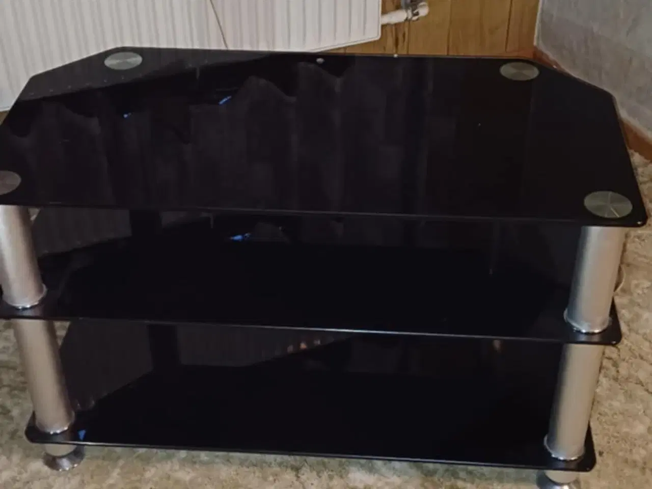 Billede 1 - Tv bord i hærdet glas