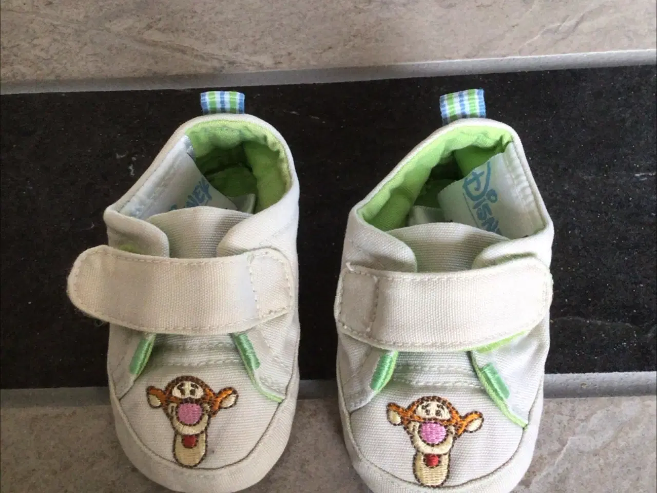 Billede 2 - Babysko fra Disney str0/2mdr. 9-2m