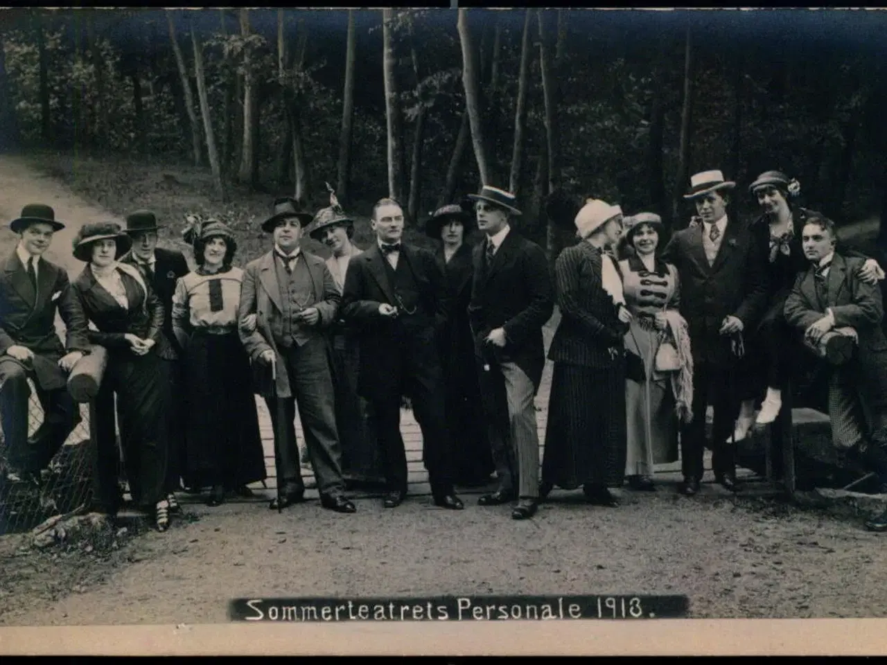 Billede 1 - Svendborg - Sommerteaterets Personale 1913 - Fotokort u/n - Brugt