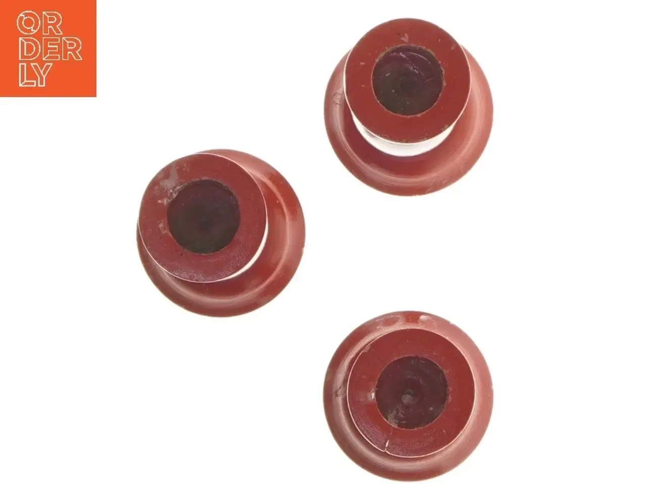 Billede 2 - Røde lysestager, 3 stk 12 cm (str. 3 stk 12 cm)