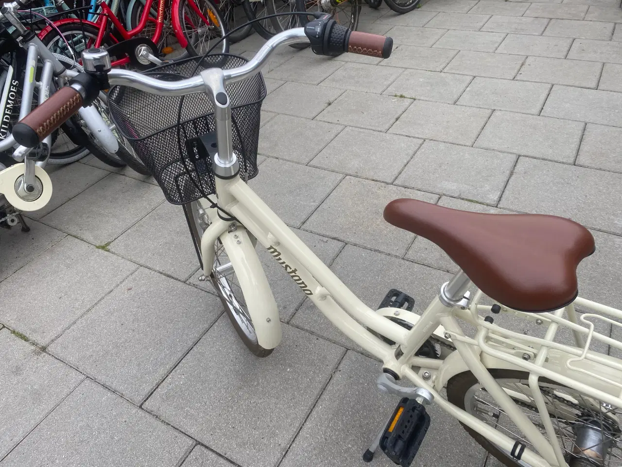 Billede 12 - Købt til 3499 kr 20 tommer prinsesse 👸 cykel 