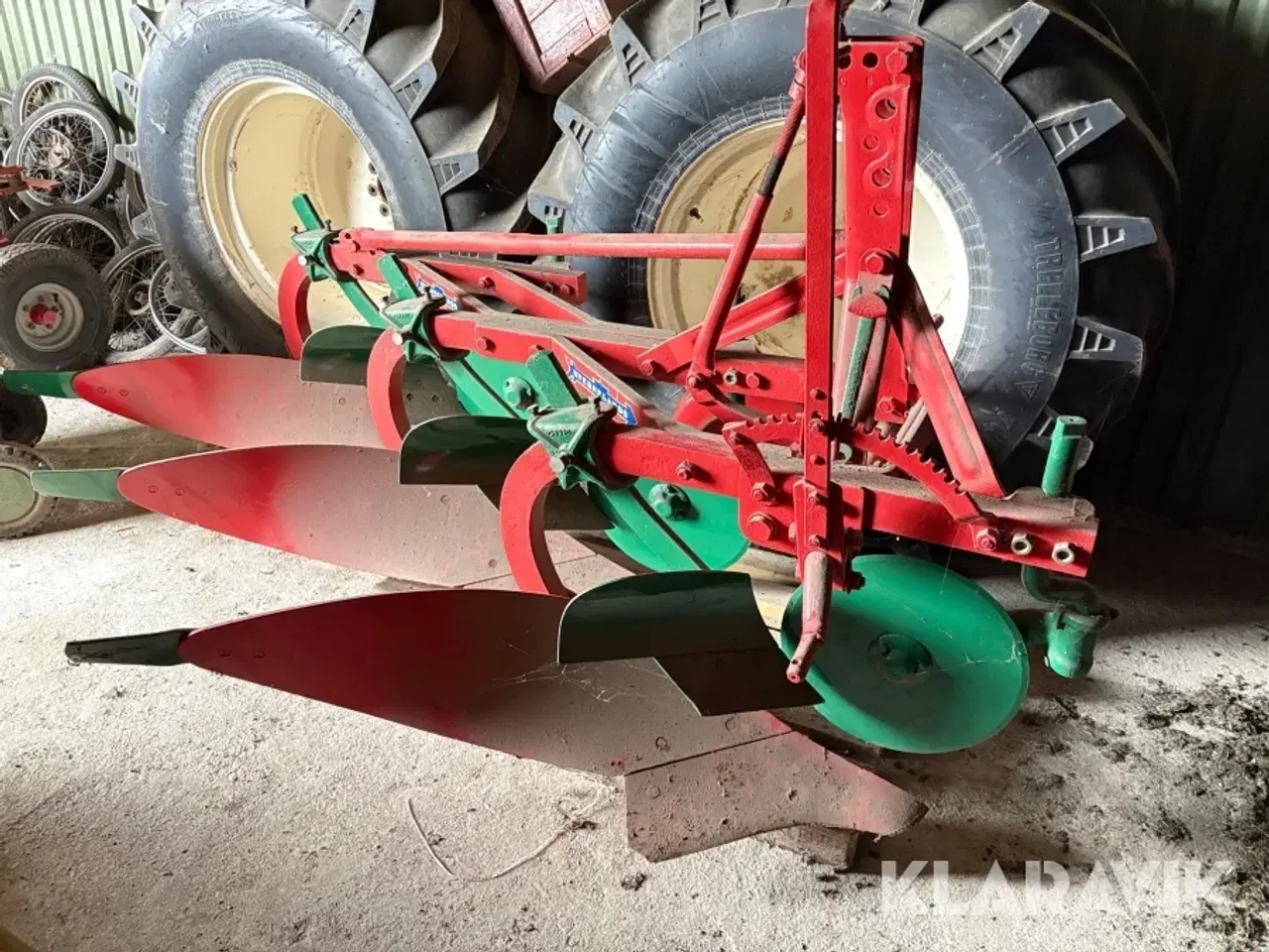 Billede 1 - Veteranplov Kverneland MA 3-furet med rulleskær og forplov