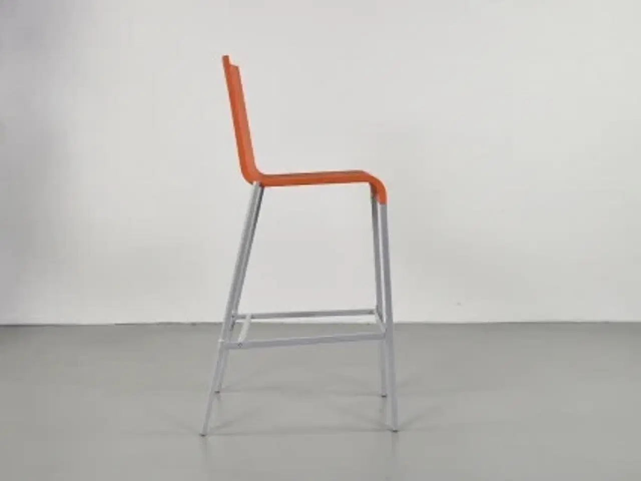 Billede 3 - Vitra .03 barstol i orange på grå stel