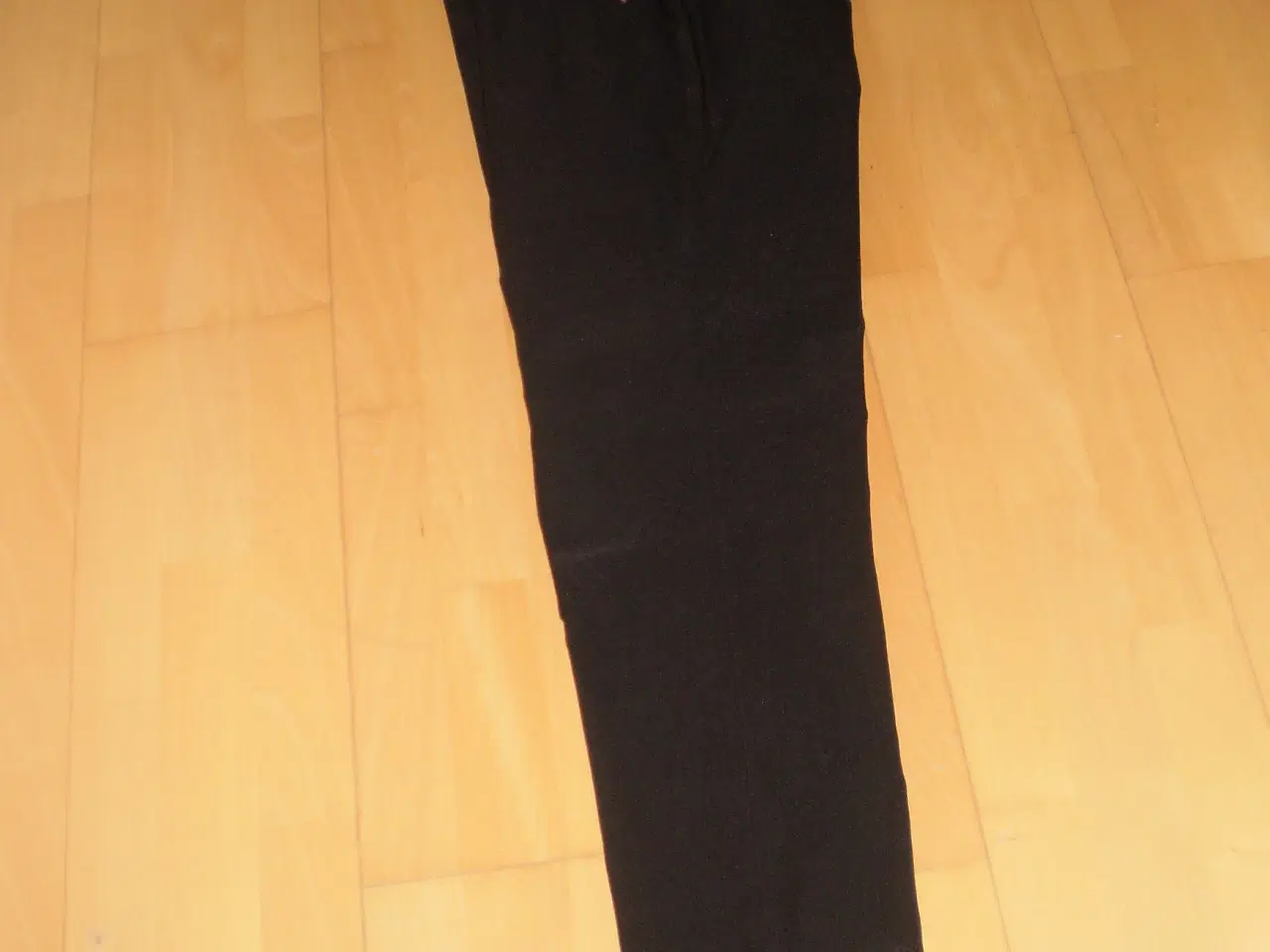 Billede 1 - Nye Lau Rie bukser, str. 42, hvide. Aldrig brugt.