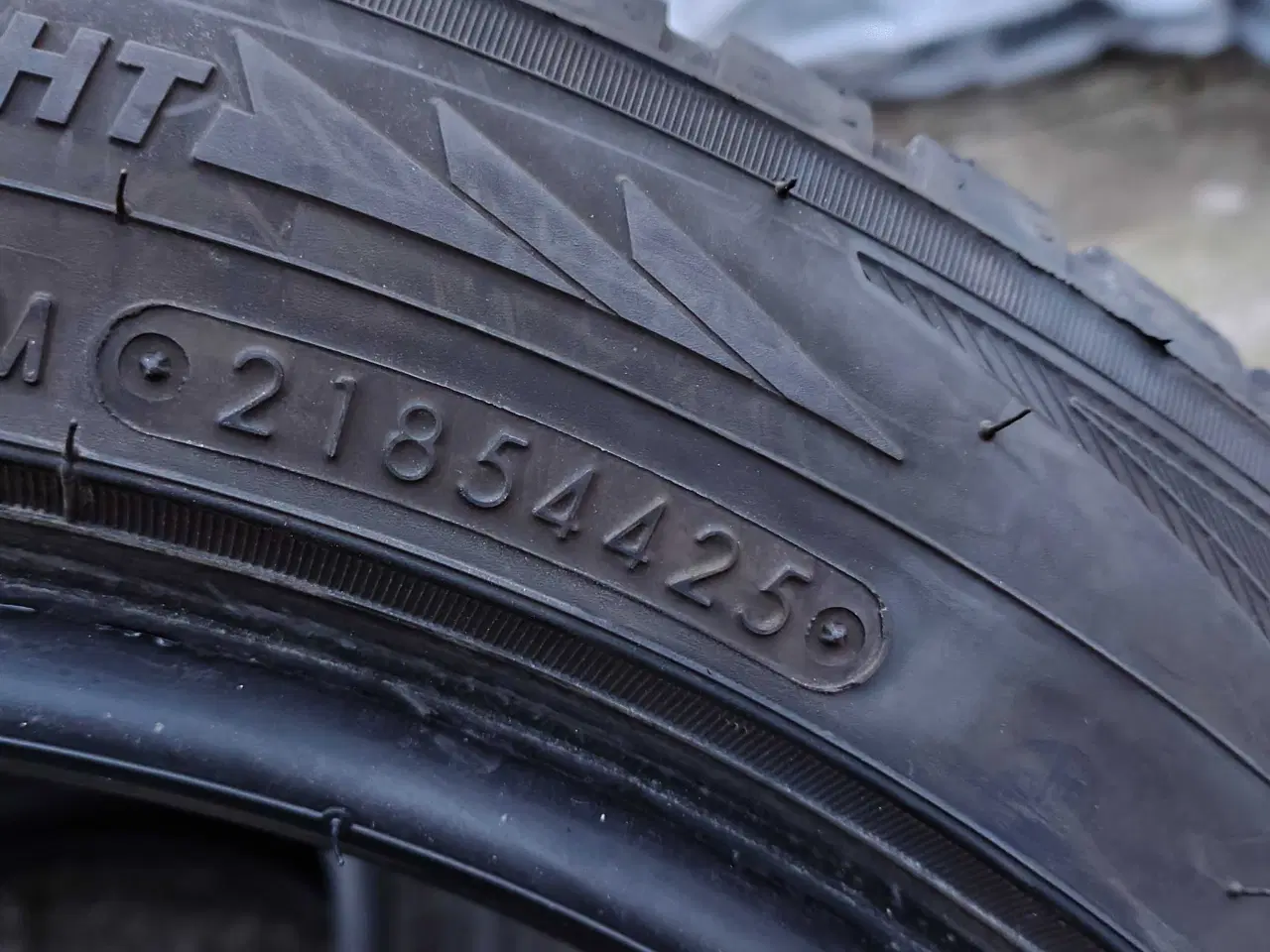 Billede 5 - Helårsdæk 215/50-17
