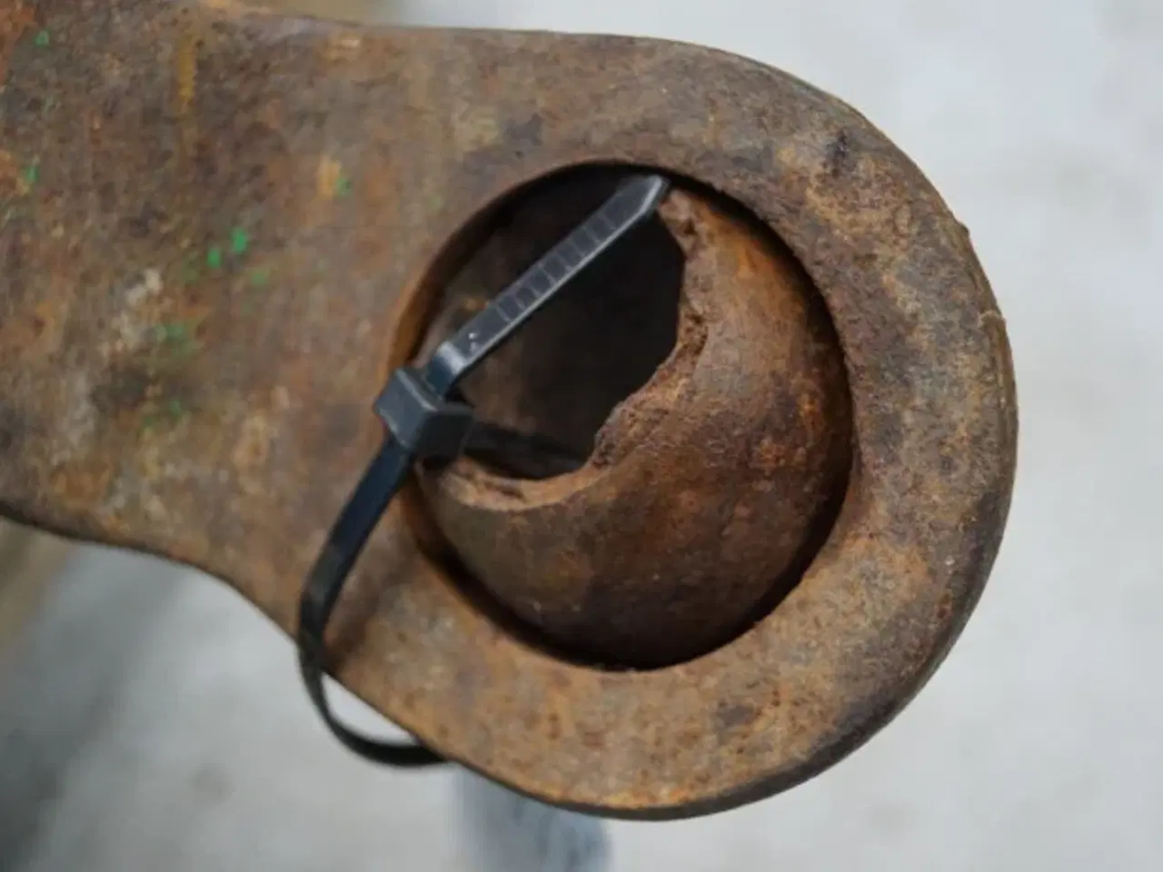 Billede 5 - John Deere 4040 R.H. Liftarm AR80666