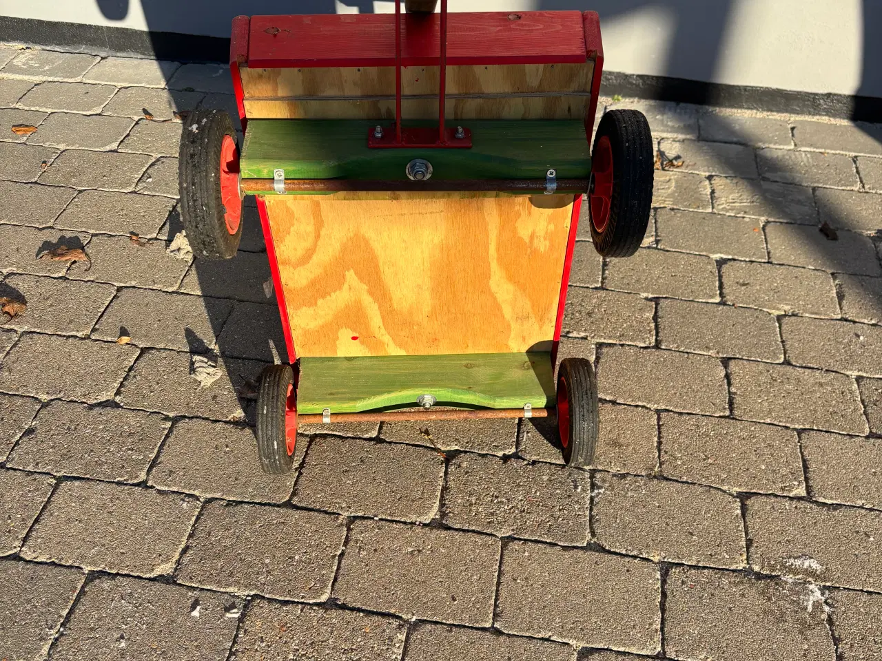 Billede 1 - Julle's Trækvogn i Faverne Rød/Blå/Grøn
