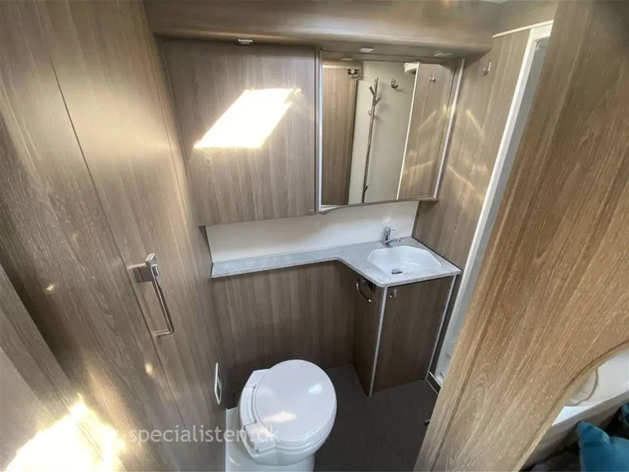 Billede 9 - 2019 - Kabe Imperial 600 E-TDL K/S   Kabe Imperial 600 E-TDL model 2018 kan nu ses hos Camping Specialisten.dk