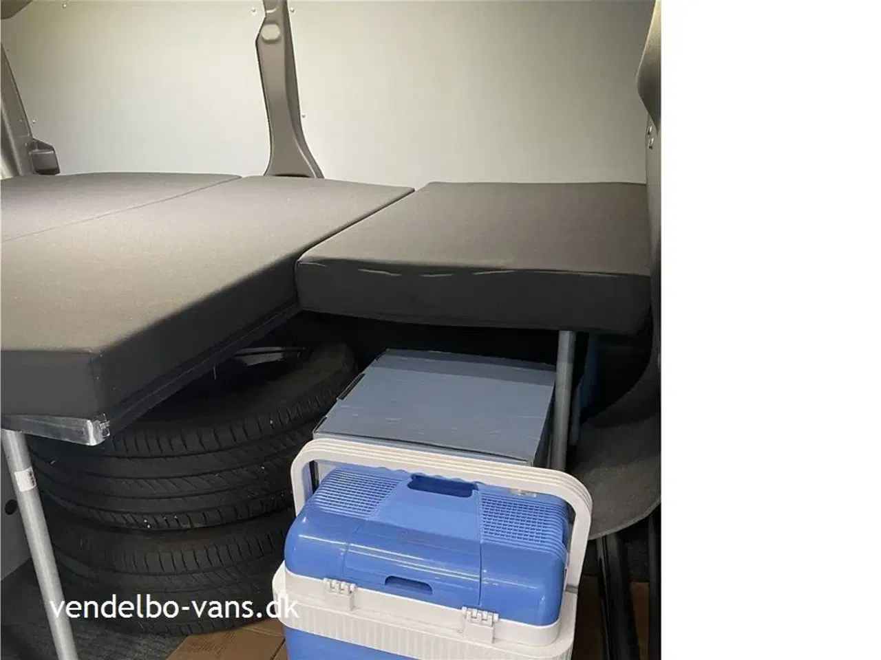 Billede 9 - 2018 - Øvrige   2 personers personbil 180 HK og automatgear med udstyr til overnatning og madlavning - EN&amp;apos; VOGN TIL DET HELE