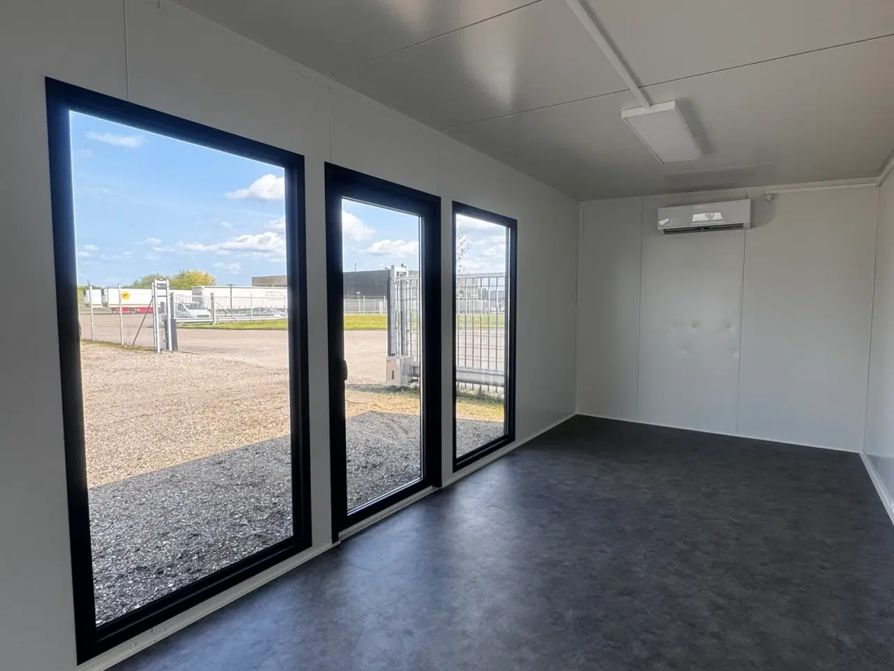 Billede 2 - 7x3 m. pavillon - 18m² - inkl. tekøkken og AC