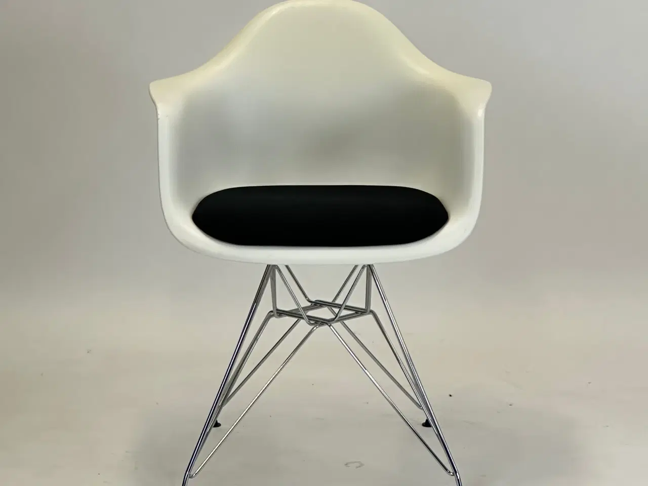 Billede 3 - Vitra Eames Plastic Armchair DAR (Hvid)