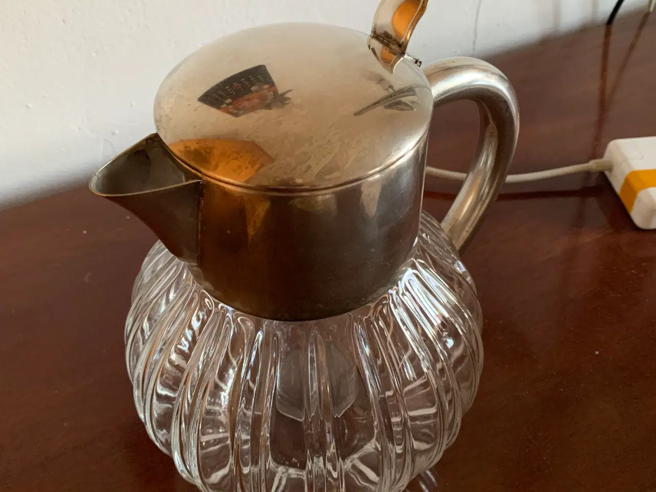 Billede 1 - Glaskande med sølvlignende å kanden og hanken